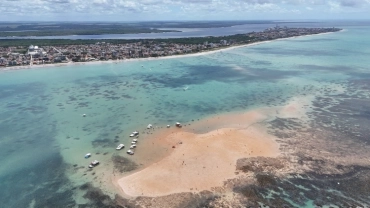 Passeio de Catamarã  Areia Vermelha